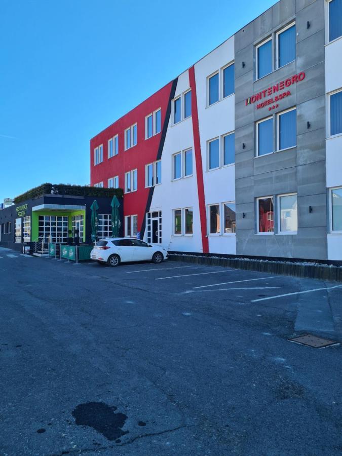 Hotel Montenegro Bruntal Bagian luar foto