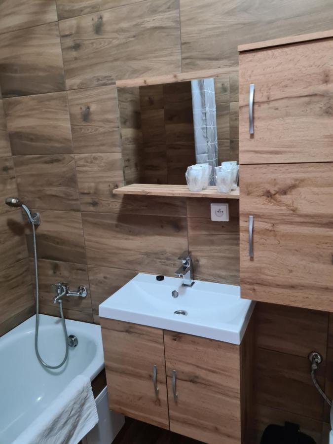 Hotel Montenegro Bruntal Bagian luar foto