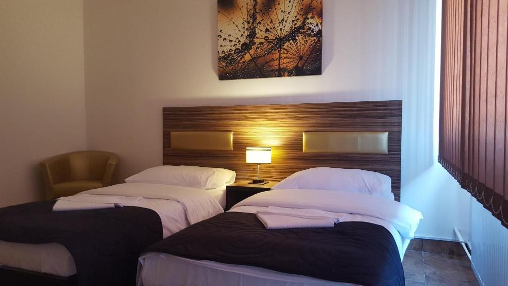 Hotel Montenegro Bruntal Bagian luar foto