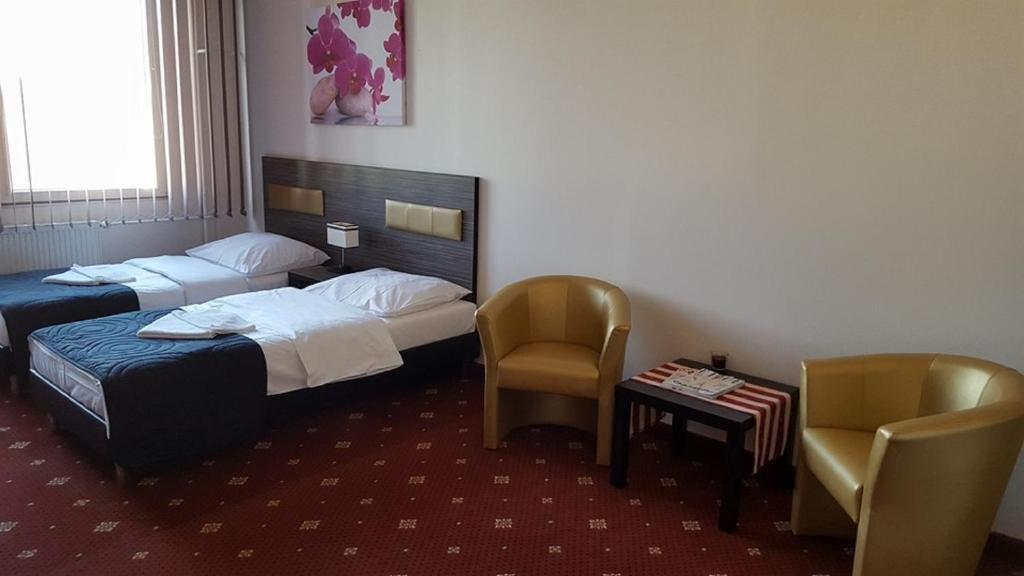 Hotel Montenegro Bruntal Bagian luar foto