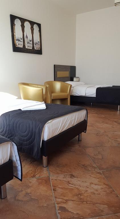 Hotel Montenegro Bruntal Bagian luar foto